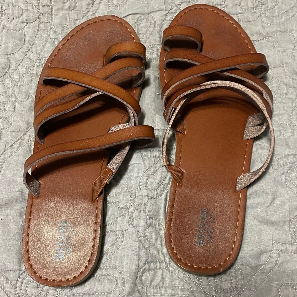 Mossimo Supply Co. Brown Toe Loop Sandals (Size: 7)
